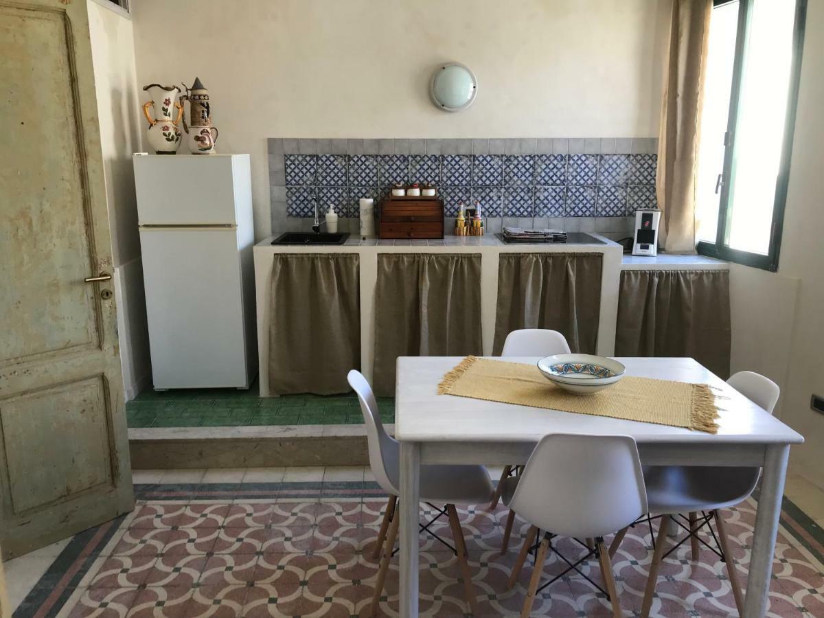A Due Passi Dal Porto Apartment Трапани Екстериор снимка